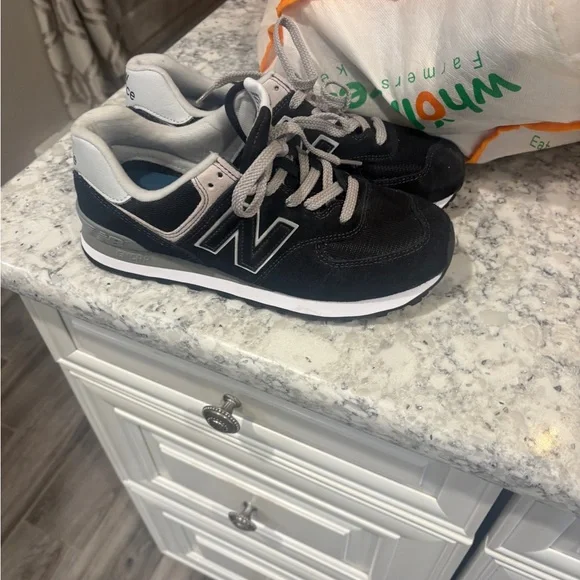 New Balance Black and White Sneakers brand new - Picture 2 of 5
